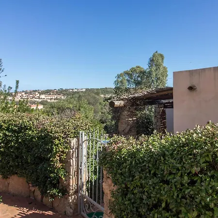 Guesthost - Il Poggio Nest With Garden And Parking Апартаменты
