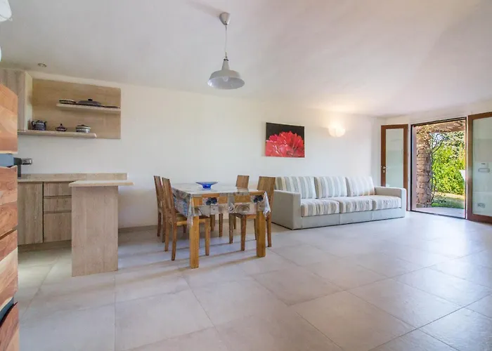 Guesthost - Il Poggio Nest With Garden And Parking