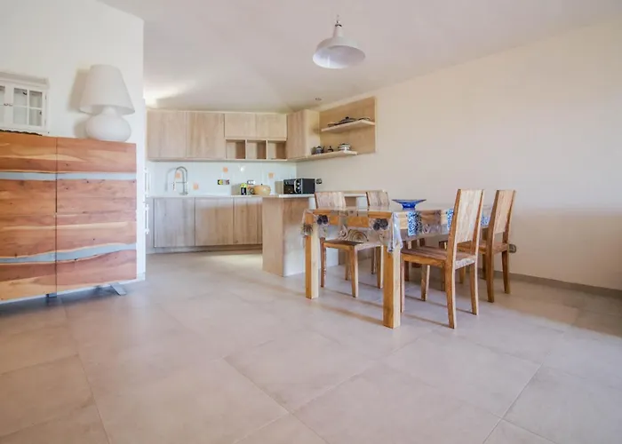 Guesthost - Il Poggio Nest With Garden And Parking * Porto Cervo