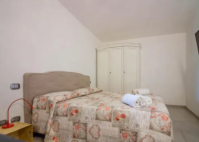 Guesthost - Il Poggio Nest With Garden And Parking Apartment