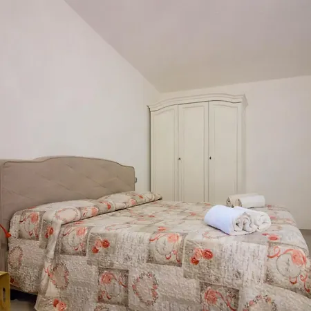 Guesthost - Il Poggio Nest With Garden And Parking Apartment