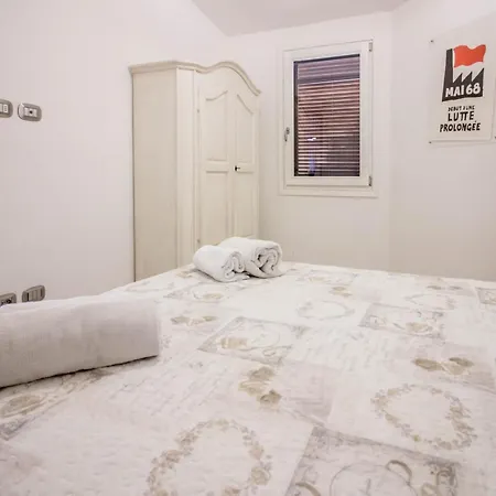 Guesthost - Il Poggio Nest With Garden And Parking דירה *