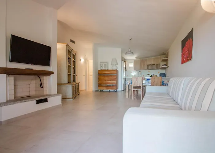 Guesthost - Il Poggio Nest With Garden And Parking * Porto Cervo